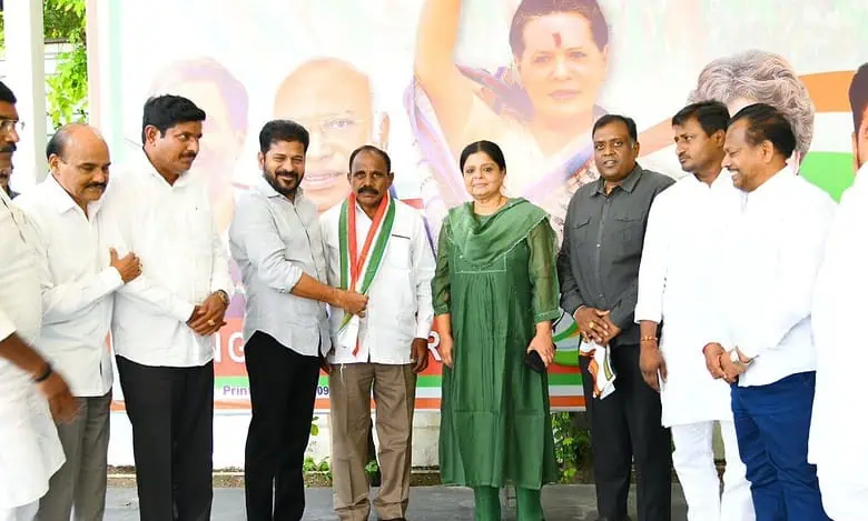 Congress Targets 17 BRS MLA Defections