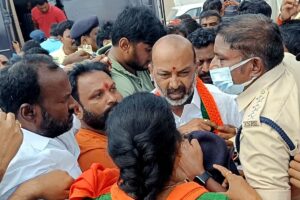 Telangana police arrest BJP leaders