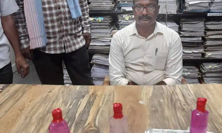 Horticulture Officer Caught Red Handed
