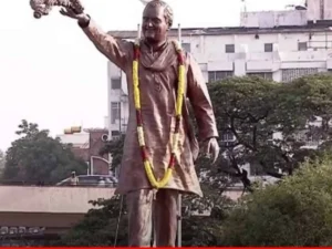 CM Revanth Uncovers Rajiv Statue Amid Clash