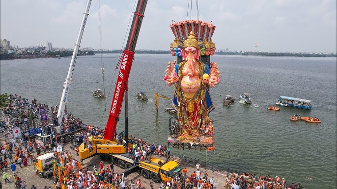Ganesh visarjan continues in HussainSagar lake