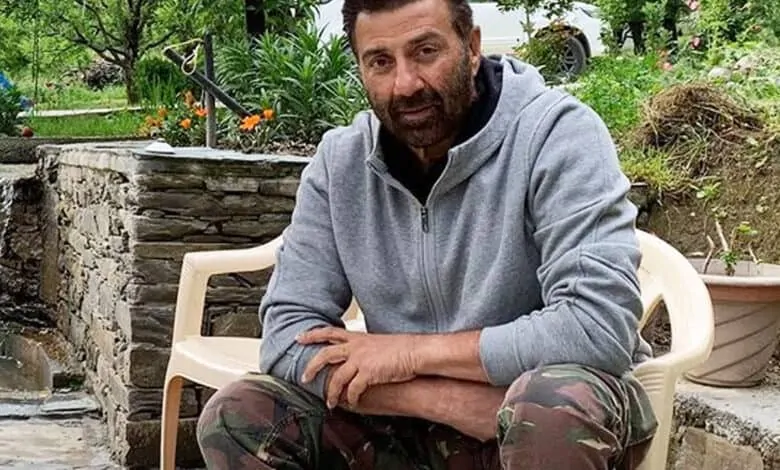 Sunny Deol Celebrates Dussehra in Hyderabad