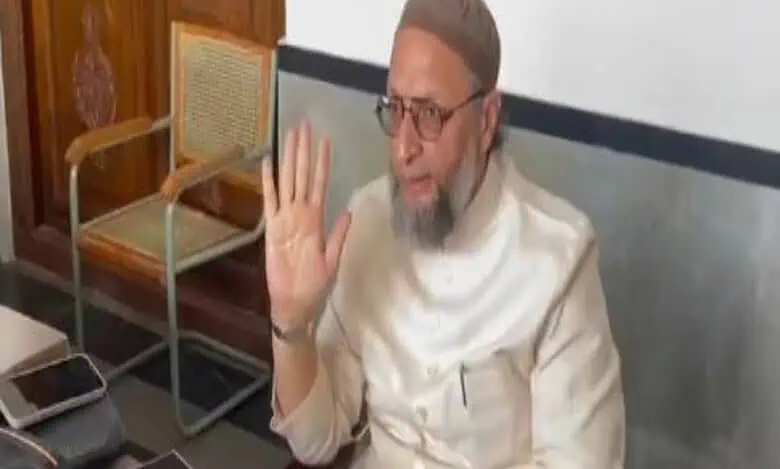 Owaisi Criticizes Waqf Board Amendment