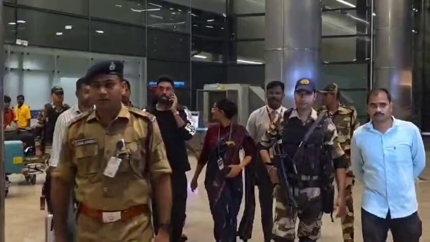 Siraj Receives Heroic Hometown Welcome