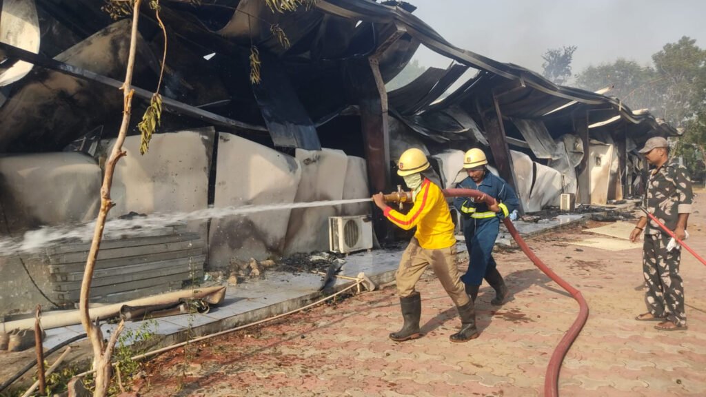 Fire Guts L&T Guesthouse Near Barrage