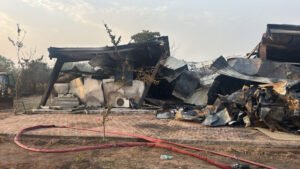 Fire Guts L&T Guesthouse Near Barrage